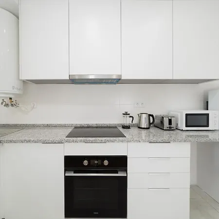 Rc - Air-conditioned - Beautifully Designed In The Heart Of Lisbon, Bright, Stylish And Exceptionally Located