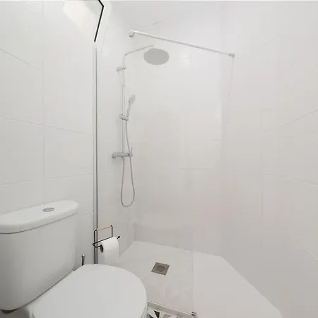 Rc - Air-conditioned - Beautifully Designed In The Heart Of Lisbon, Bright, Stylish And Exceptionally Located Lisboa