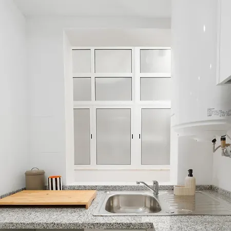 Rc - Air-conditioned - Beautifully Designed In The Heart Of Lisbon, Bright, Stylish And Exceptionally Located * Lisboa