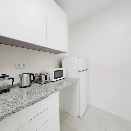 Rc - Air-conditioned - Beautifully Designed In The Heart Of Lisbon, Bright, Stylish And Exceptionally Located *